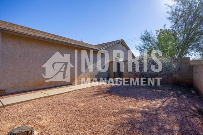 Building Photo - Great Home with NO HOA Located in Casa Grande