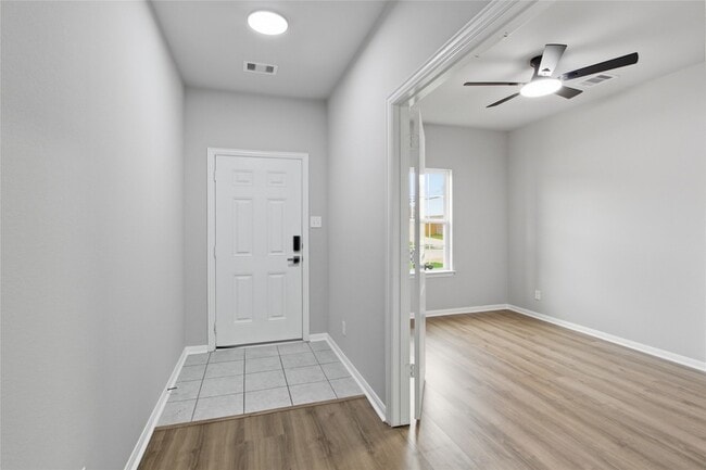 Building Photo - 2429 Palisade Crst Dr