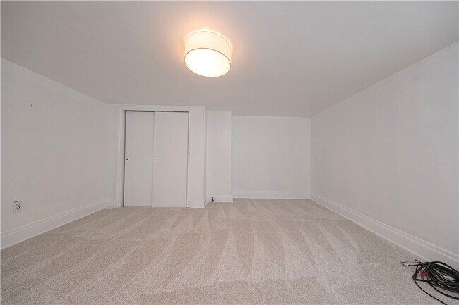 Building Photo - 274 38th St