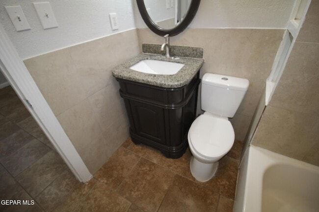 Building Photo - 8903 Old County Dr