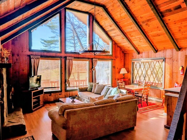 Building Photo - 24 Chalet Village Dr