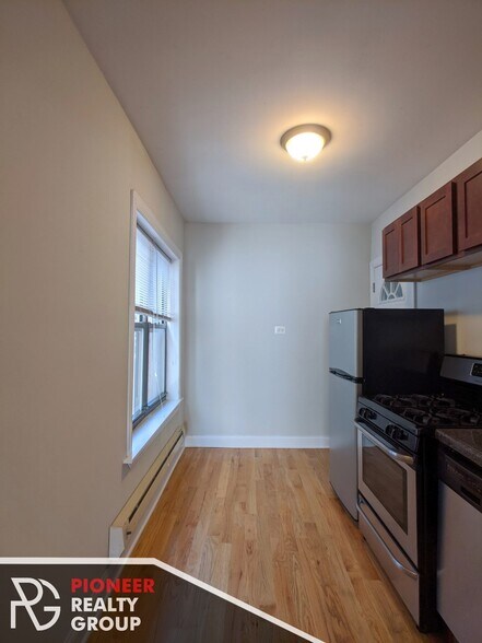 Building Photo - 2842 N Orchard St