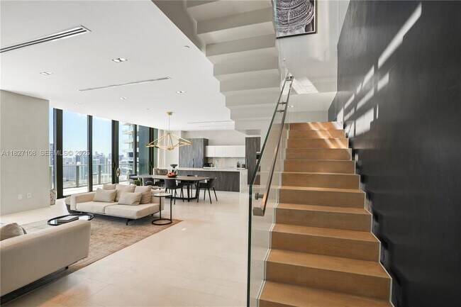 Building Photo - 650 NE 32nd St