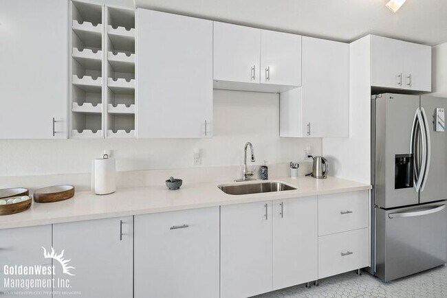 Building Photo - Bright and Modern 2Bdm 2Ba Townhome with Private Patio in Scripps Ranch!
