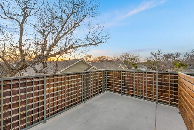 Building Photo - 5313 Reiger Ave