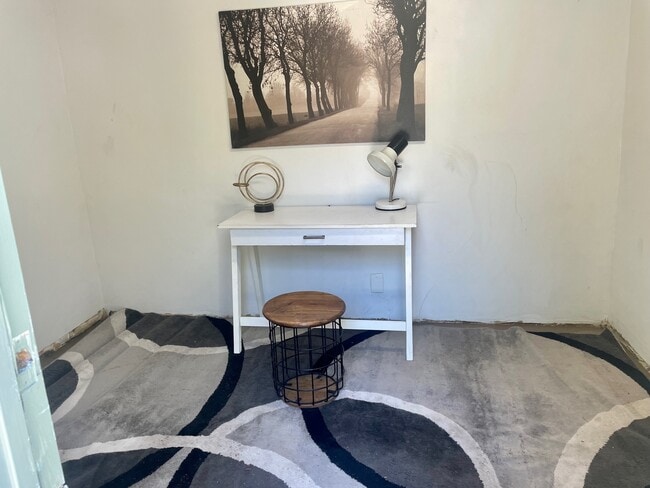 Bonus 3rd room for storage or office (converted garage - 1250 N Citrus Ave