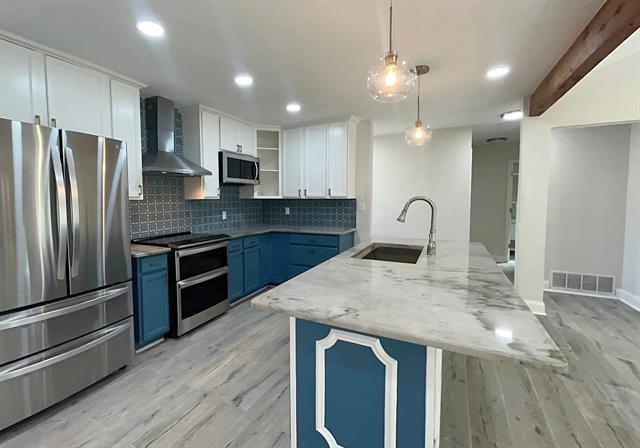 Building Photo - 204 Windcrest Dr