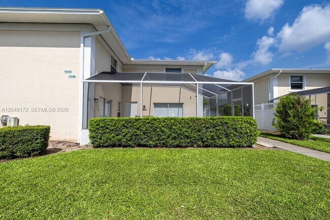 Building Photo - 1542 N Lawnwood Cir