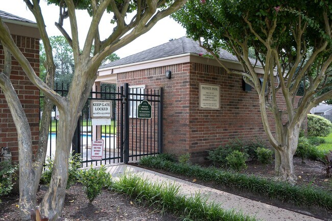 Building Photo - 1482 Gemini St