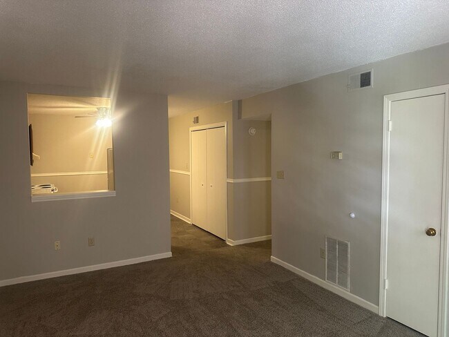 Building Photo - 1522 Parkway