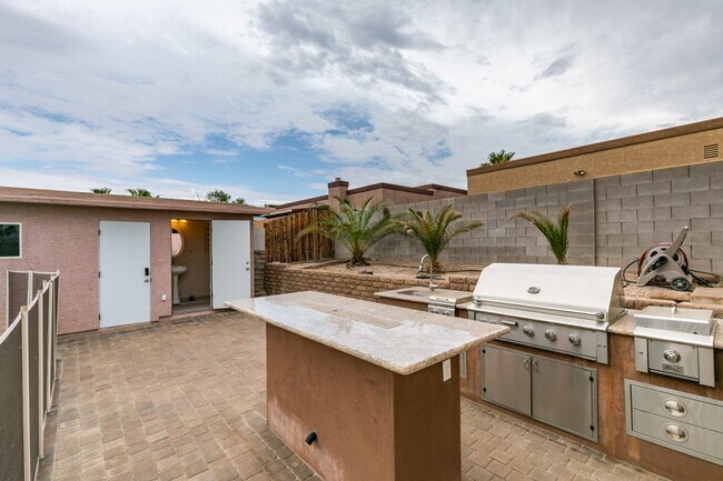 Building Photo - 437 Waterwheel Falls Dr