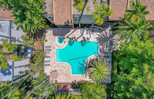 Building Photo - APART