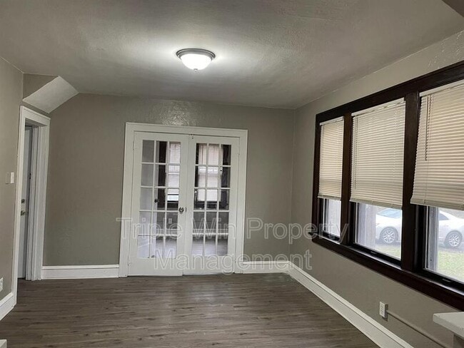 Building Photo - 424 Abston St