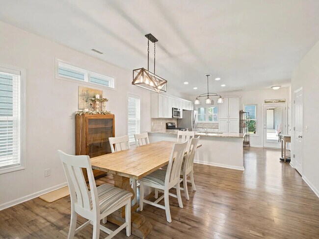 Building Photo - Lease OR Lease to Own