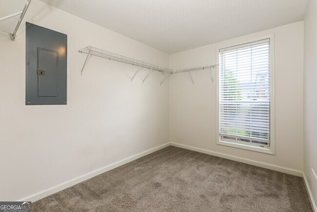 Building Photo - 240 Cannon Dr