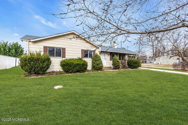 Building Photo - 1841 2nd Ave