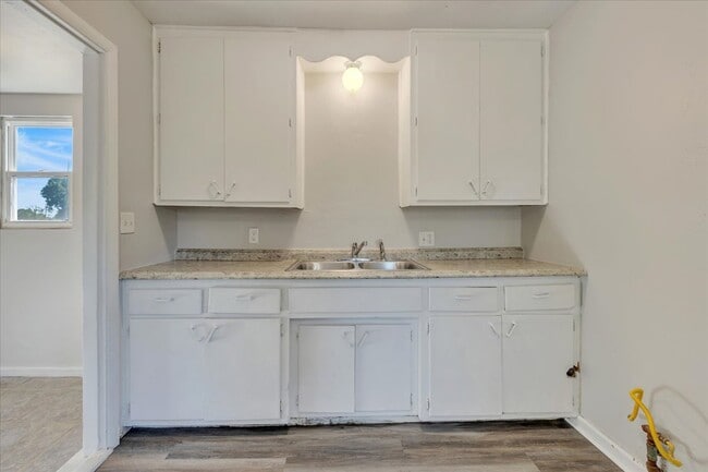 Building Photo - 2000 N Douglas Blvd