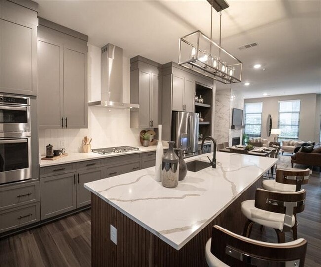 Building Photo - 1052 Fraser St