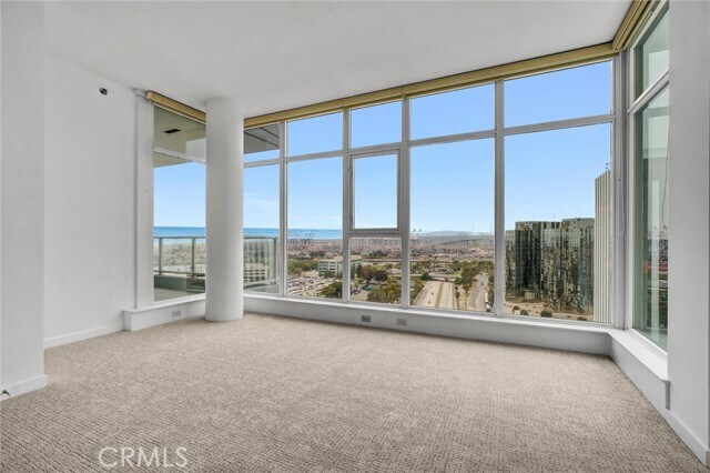 Building Photo - 411 W Seaside Way