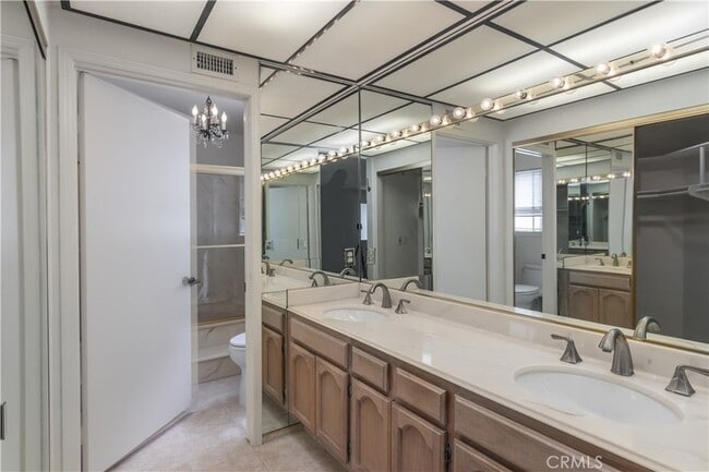 Building Photo - 12235 Shady Hollow Ln