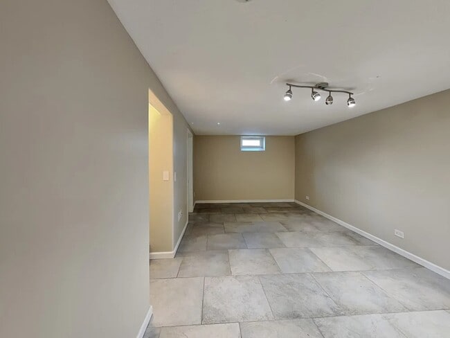 Building Photo - 6634 Fridley St NE