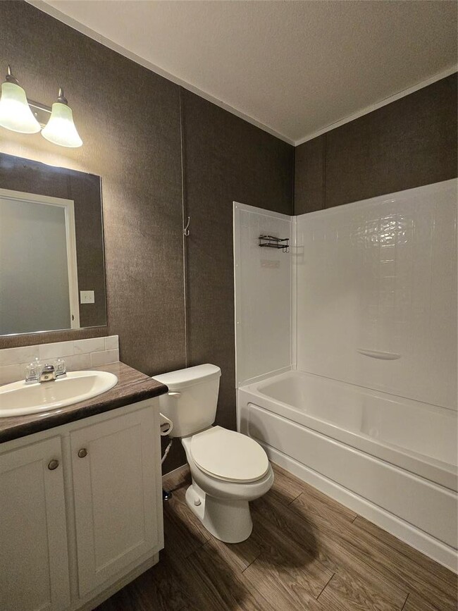 Building Photo - 1555 US-90