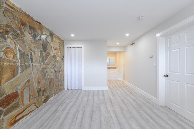 Building Photo - 6518 Miami Lakes Dr