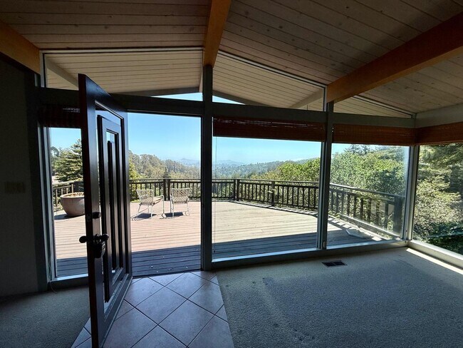 Building Photo - SPACIOUS THREE BED / THREE BATH HOME OFF OF PANORAMIC HWY WITH STUNNING VIEWS