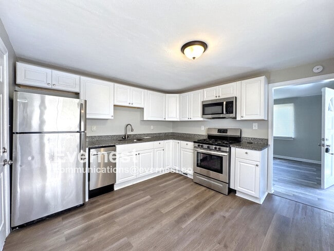 Building Photo - 3037 Blackridge Ave