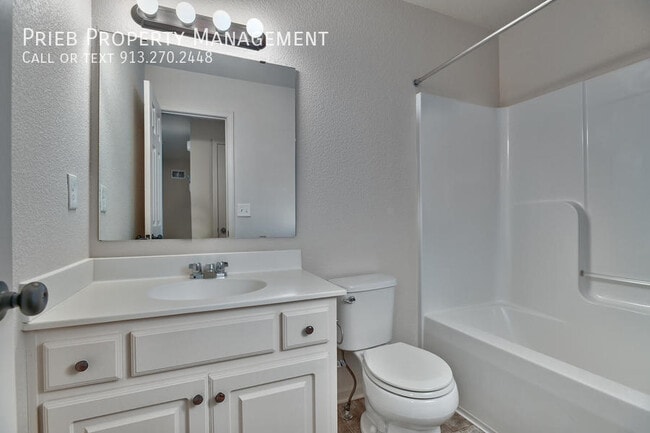 Building Photo - 2028 S 137 St