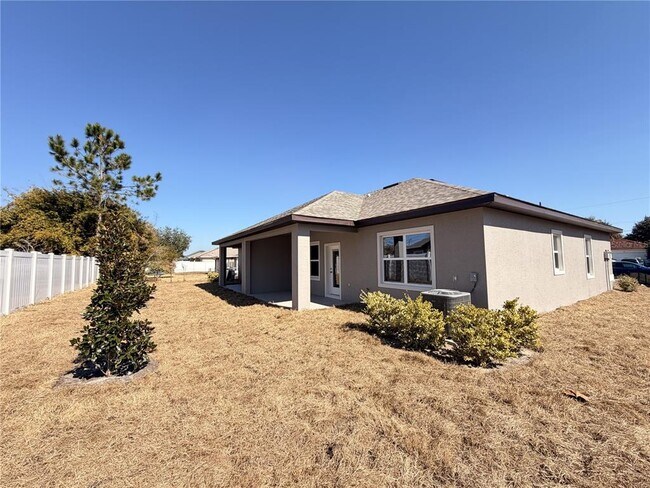 Building Photo - 10 Lyons Pl