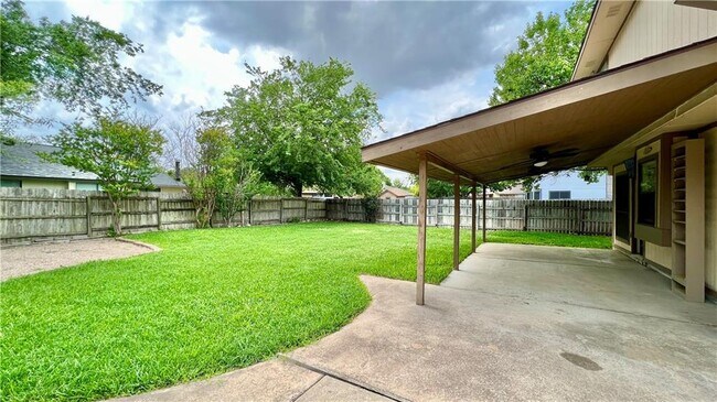 Building Photo - 2501 Kathleen Cove