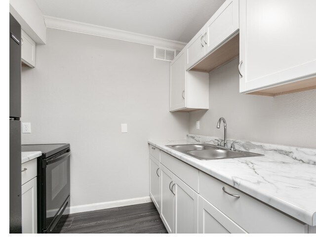 Building Photo - Bear Garden Apartments