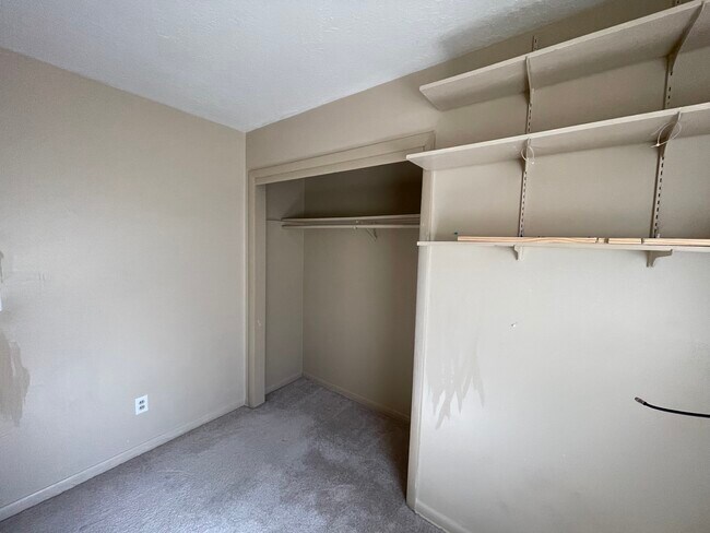 Building Photo - 1332 E 19th St
