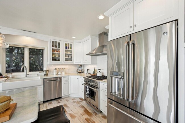 Building Photo - 2800 Tomahawk Ct