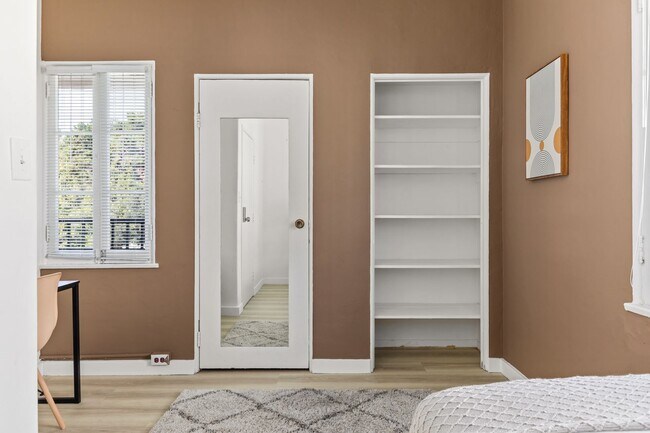 Building Photo - 840 Hilgard Ave