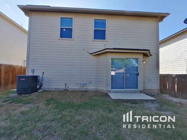 Building Photo - 8115 Thicket Pass