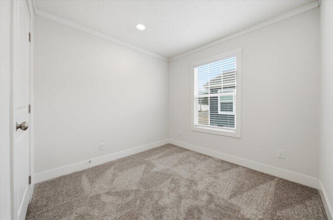 Building Photo - 3 Bed / 2 Bath Home in Hickory FOR RENT Pet Friendly! Unit 29