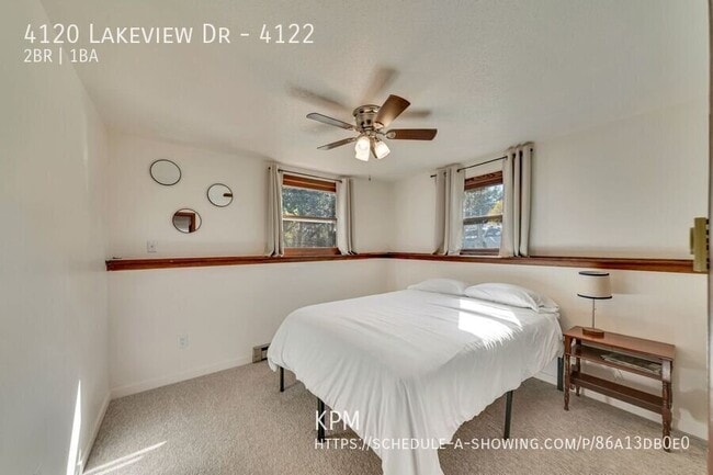 Building Photo - 4120 Lakeview Dr