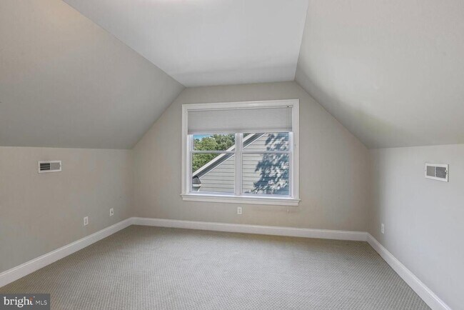 Building Photo - 4304 Dresden St