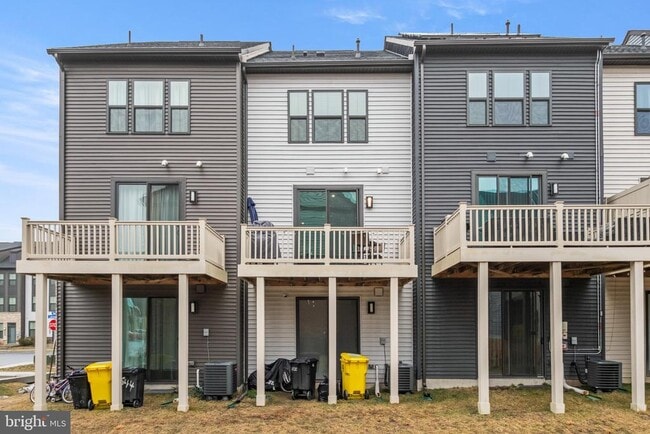 Building Photo - 646 Lakemont Dr