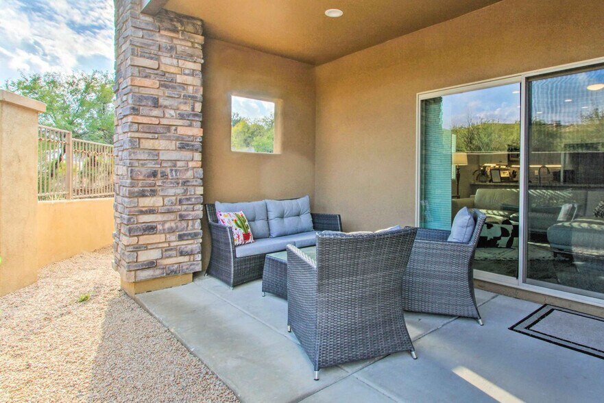 Building Photo - 6145 E Cave Creek Rd