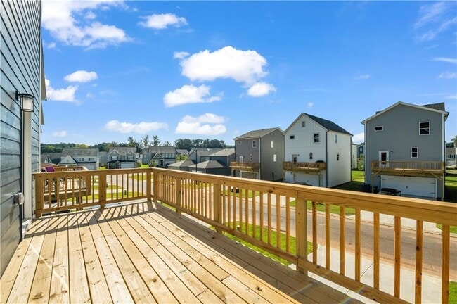 Building Photo - 656 Devon Aly