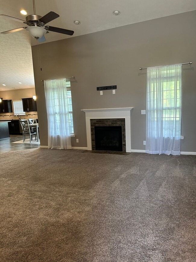 Building Photo - 4220 Hayloft Dr
