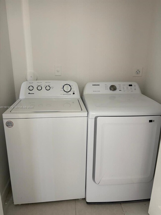 Building Photo - 12832 SW 232nd Ter