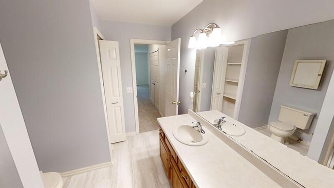 Building Photo - 455 Village Oaks Ct