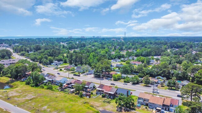 Building Photo - 414 Garden Dr