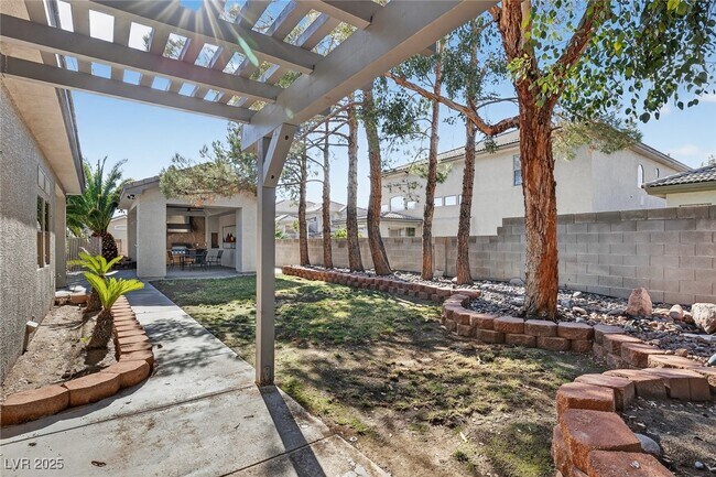 Building Photo - 3769 Erva St