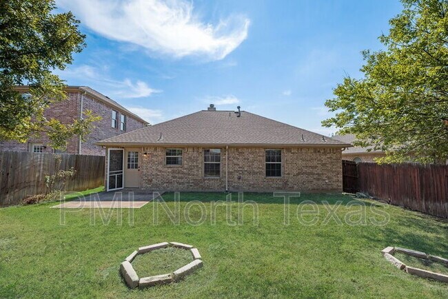 Building Photo - 2677 Calmwater Dr