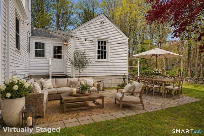 Building Photo - 32 Crescent Dr